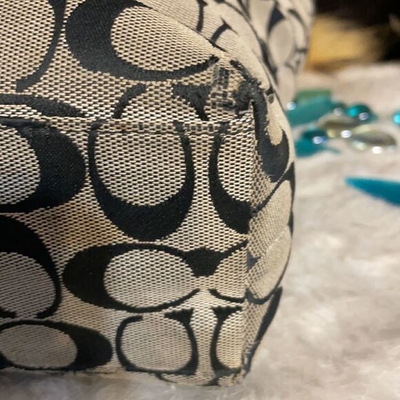 Coach purse (4107)  - Picture 6 of 16